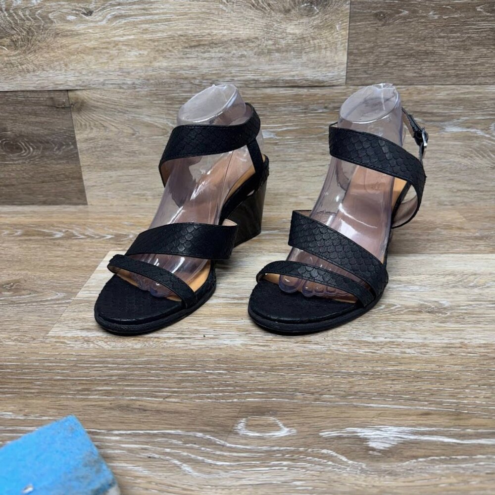 Corso Como  Black Embossed Leather Strap Sandals Women's Size 11